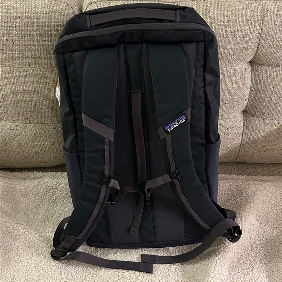 Patagonia 25L Black Hole Pack - Picture 2 of 6